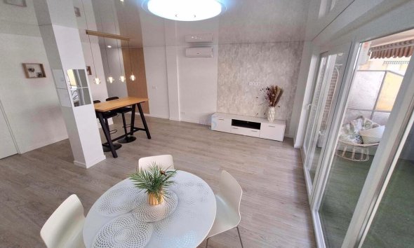 Revente - Apartment -
Torrevieja - Playa Acecion
