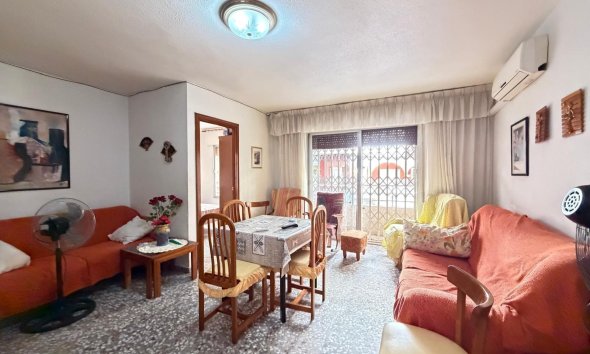 Revente - Apartment -
Torrevieja - Las Piscinas Naturales