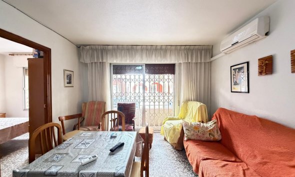 Revente - Apartment -
Torrevieja - Las Piscinas Naturales