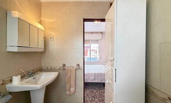 Revente - Apartment -
Torrevieja - Las Piscinas Naturales
