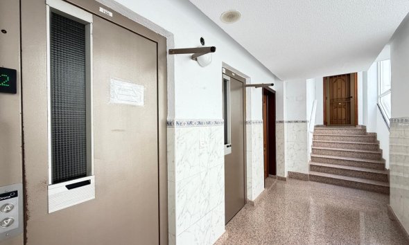 Revente - Apartment -
Torrevieja - Las Piscinas Naturales