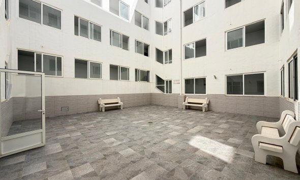 Revente - Apartment -
Torrevieja - Las Piscinas Naturales