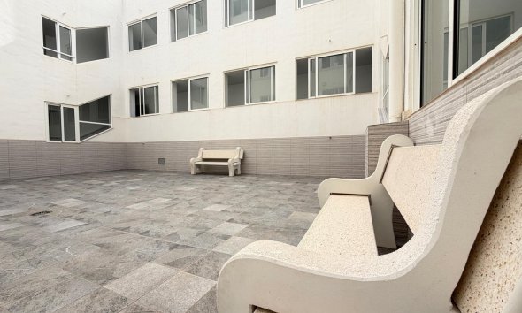 Revente - Apartment -
Torrevieja - Las Piscinas Naturales