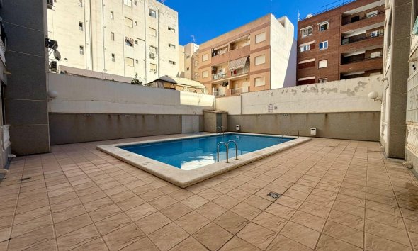 Revente - Apartment -
Torrevieja - Playa de los Locos