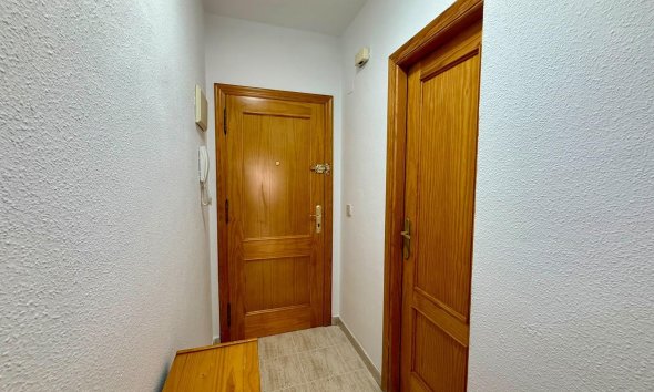 Revente - Apartment -
Torrevieja - Playa de los Locos