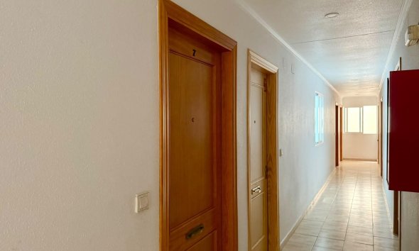 Revente - Apartment -
Torrevieja - Playa de los Locos