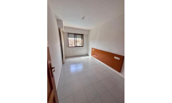 Revente - Apartment -
Torrevieja - Parque de las Naciones