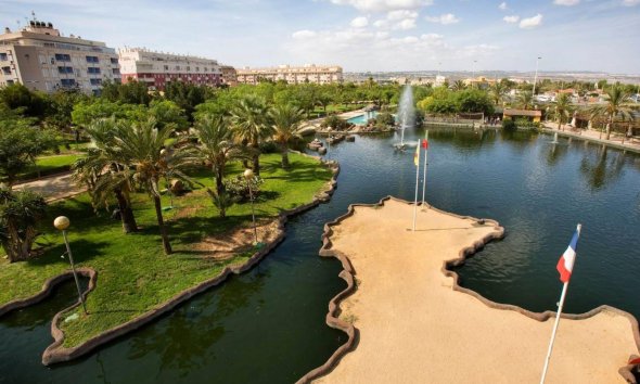 Revente - Apartment -
Torrevieja - Parque de las Naciones