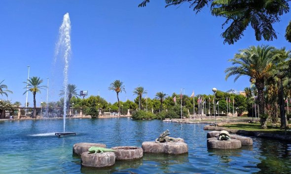 Revente - Apartment -
Torrevieja - Parque de las Naciones