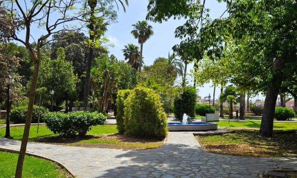 Revente - Apartment -
Torrevieja - Parque de las Naciones