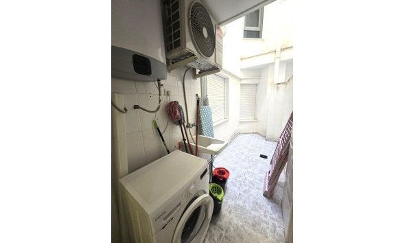 Revente - Apartment -
Torrevieja - Las Piscinas Naturales
