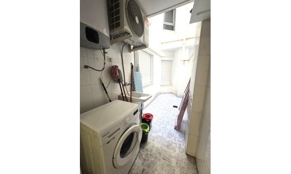 Revente - Apartment -
Torrevieja - Las Piscinas Naturales