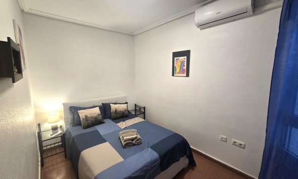 Revente - Apartment -
Torrevieja - Las Piscinas Naturales