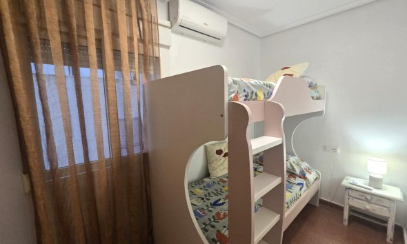 Revente - Apartment -
Torrevieja - Las Piscinas Naturales