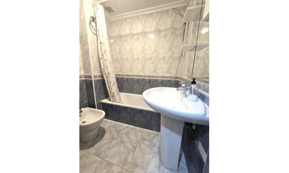 Revente - Apartment -
Torrevieja - Las Piscinas Naturales