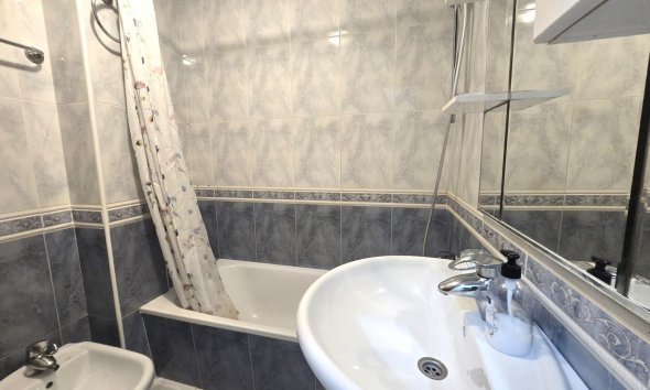 Revente - Apartment -
Torrevieja - Las Piscinas Naturales