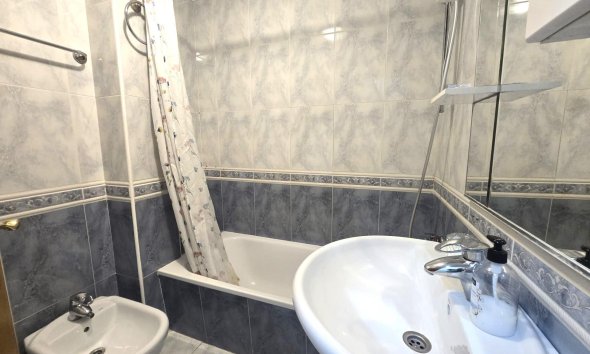 Revente - Apartment -
Torrevieja - Las Piscinas Naturales