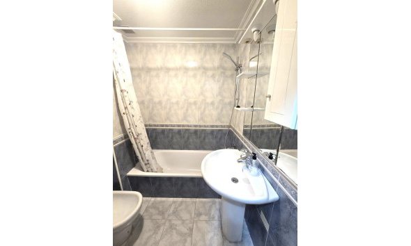 Revente - Apartment -
Torrevieja - Las Piscinas Naturales