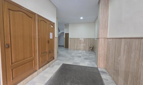 Revente - Apartment -
Torrevieja - Las Piscinas Naturales
