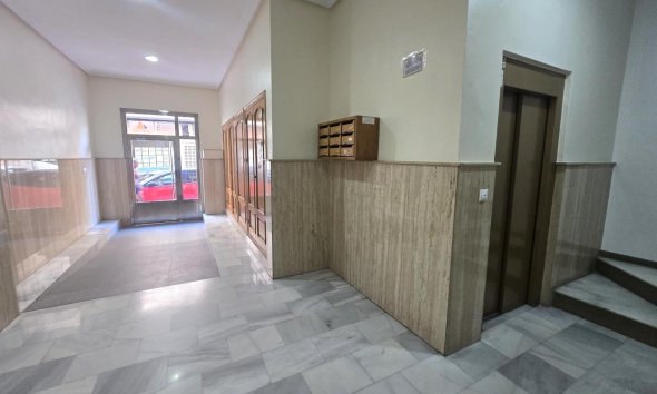 Revente - Apartment -
Torrevieja - Las Piscinas Naturales