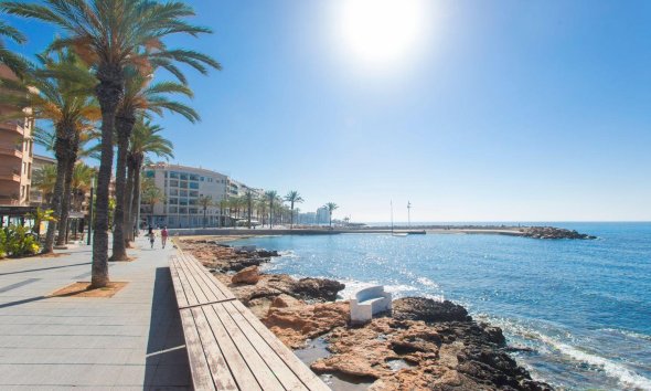 Revente - Apartment -
Torrevieja - Las Piscinas Naturales