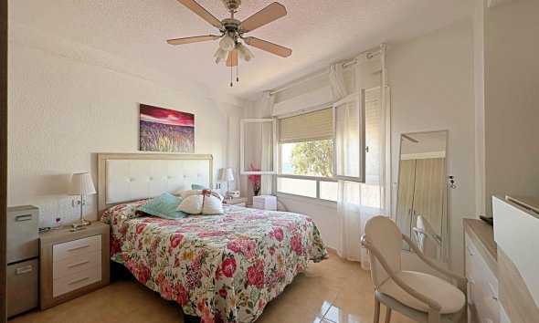 Revente - Apartment -
Torrevieja - Playa De Los Naufragos