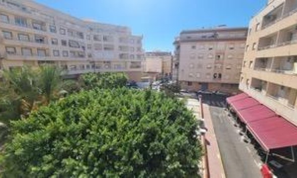 Revente - Apartment -
Torrevieja - Centro