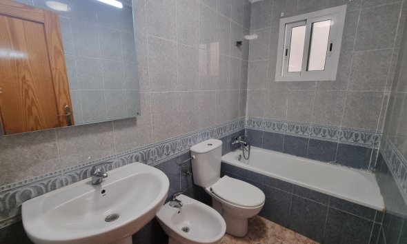 Revente - Apartment -
Torrevieja - Centro