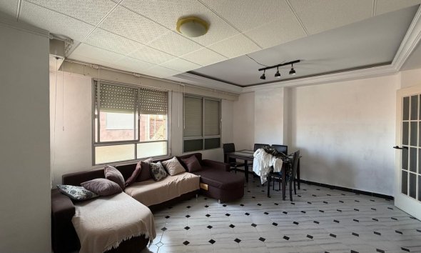 Revente - Apartment -
Torrevieja - Centro