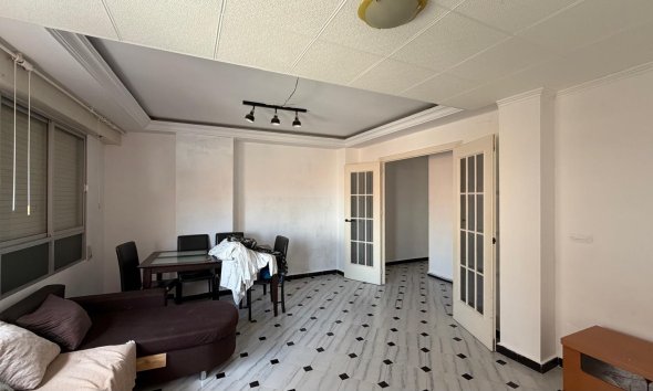 Revente - Apartment -
Torrevieja - Centro