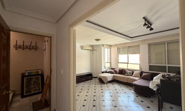 Revente - Apartment -
Torrevieja - Centro