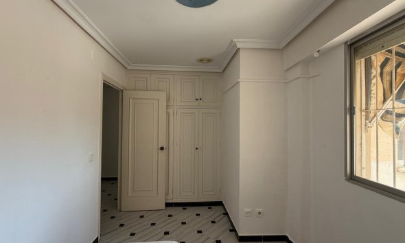 Revente - Apartment -
Torrevieja - Centro