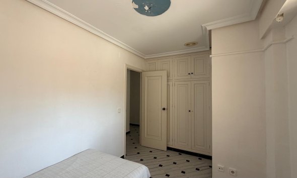 Revente - Apartment -
Torrevieja - Centro