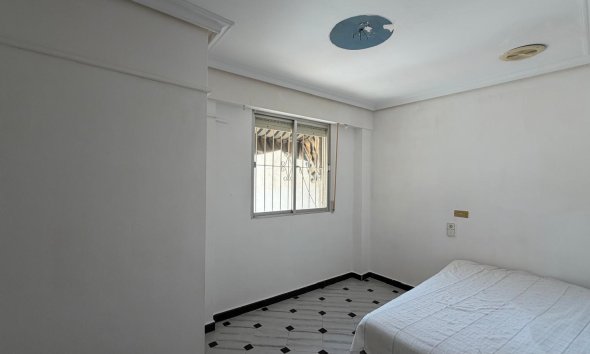Revente - Apartment -
Torrevieja - Centro