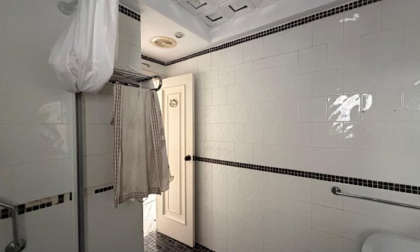 Revente - Apartment -
Torrevieja - Centro