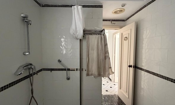 Revente - Apartment -
Torrevieja - Centro