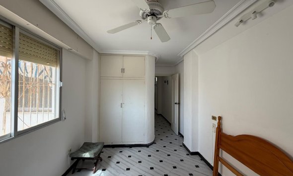 Revente - Apartment -
Torrevieja - Centro
