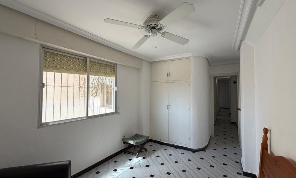 Revente - Apartment -
Torrevieja - Centro