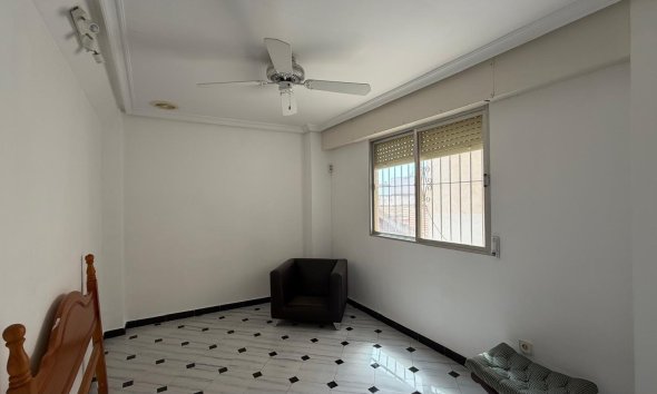 Revente - Apartment -
Torrevieja - Centro