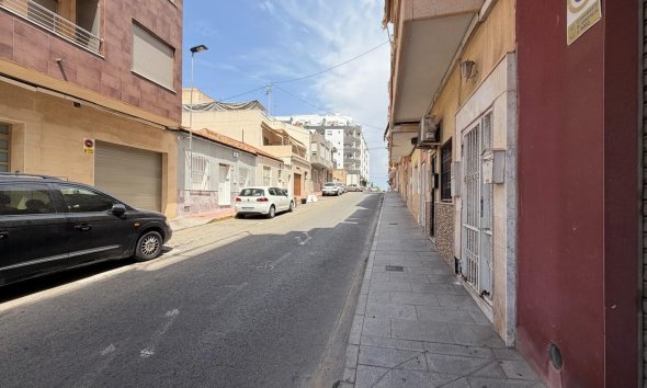 Revente - Apartment -
Torrevieja - Centro