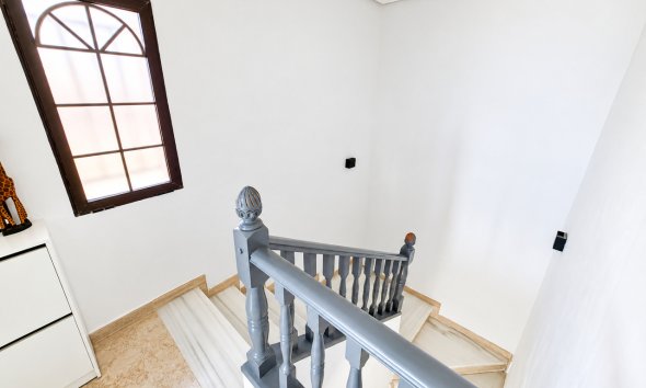 Revente - Villa -
Villamartin - Costa Blanca