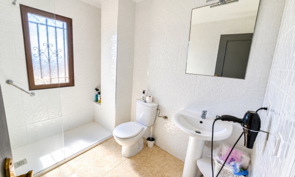 Revente - Villa -
Villamartin - Costa Blanca