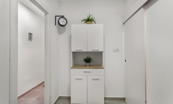 Revente - Apartment -
Torrevieja - Playa de los Locos