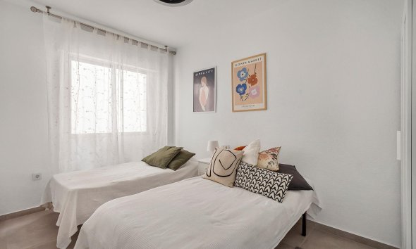 Revente - Apartment -
Torrevieja - Playa de los Locos