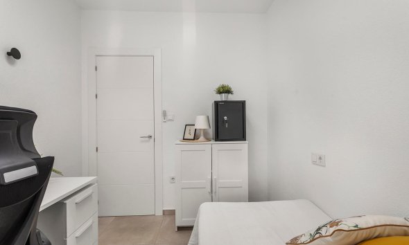Revente - Apartment -
Torrevieja - Playa de los Locos