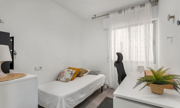 Revente - Apartment -
Torrevieja - Playa de los Locos