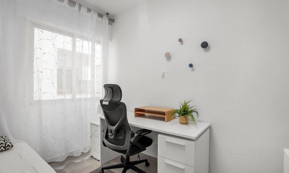 Revente - Apartment -
Torrevieja - Playa de los Locos