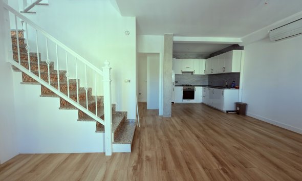 Revente - Semi Detached -
El Galan - Inland