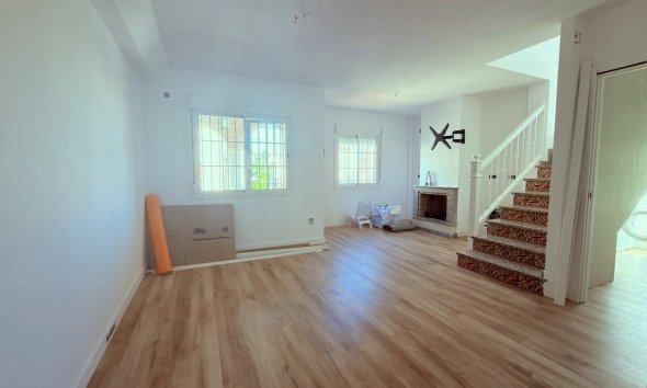 Revente - Semi Detached -
El Galan - Inland