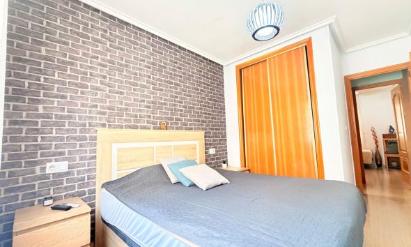 Revente - Apartment -
Torrevieja - Centro - Muelle Pesquero